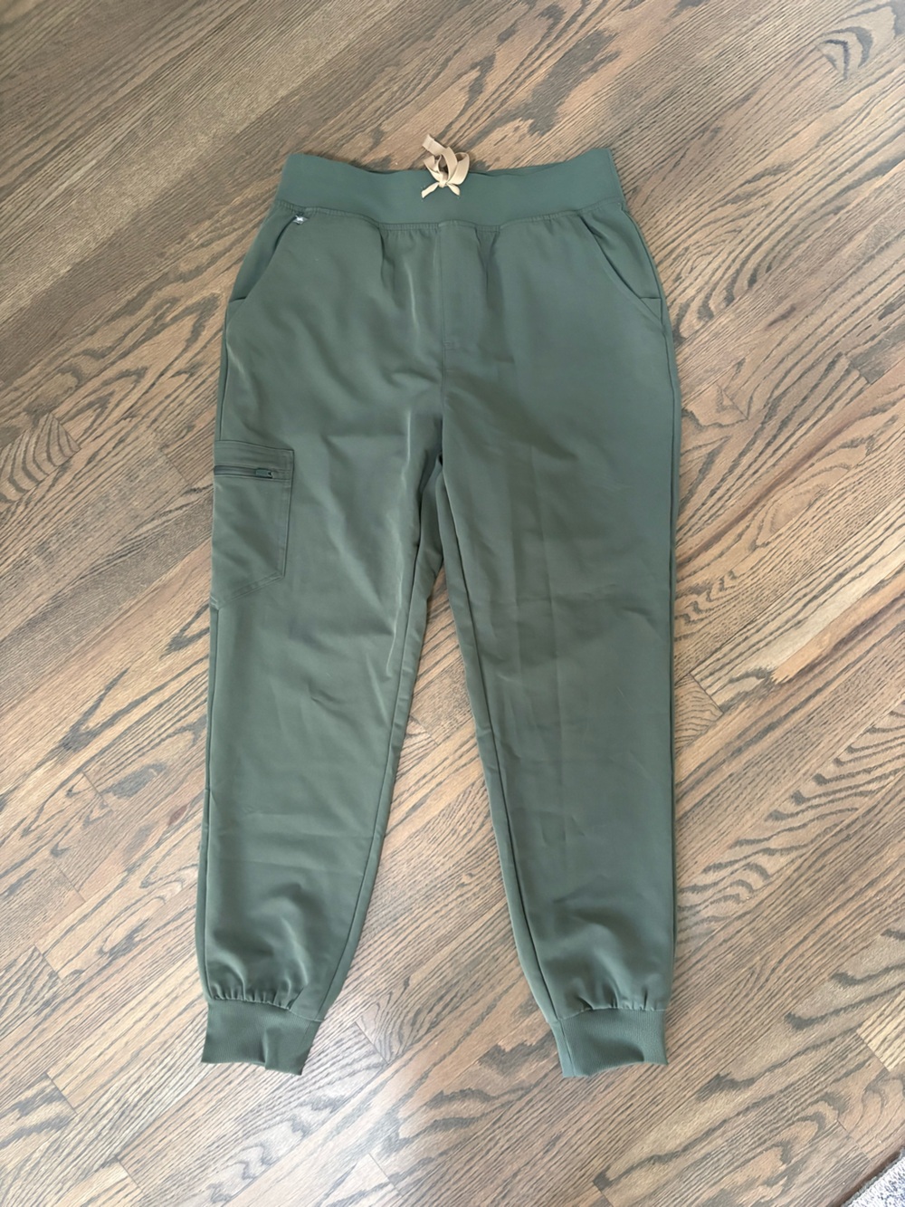 Figs High Waisted Zamora Jogger Scrub Pants in Moss